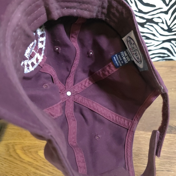 X AUC - 0122 - Thrifted Adjustable Burgundy Texas A&M Aggies Hat - GWOSLOO.22 - Picture 9 of 10